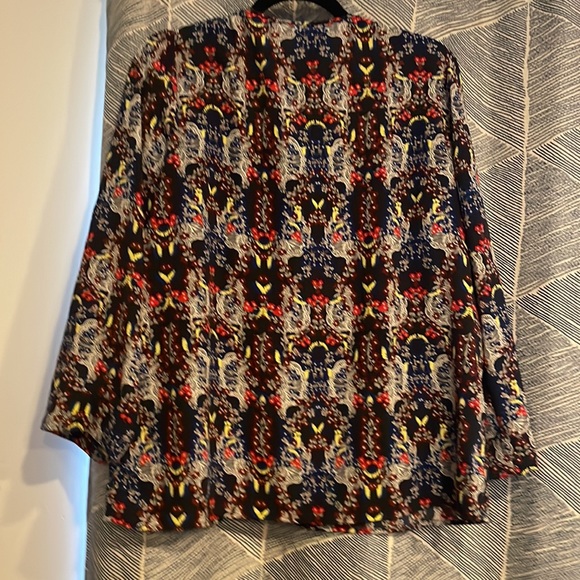 XL Creative Concepts print blouse. - Picture 4 of 5